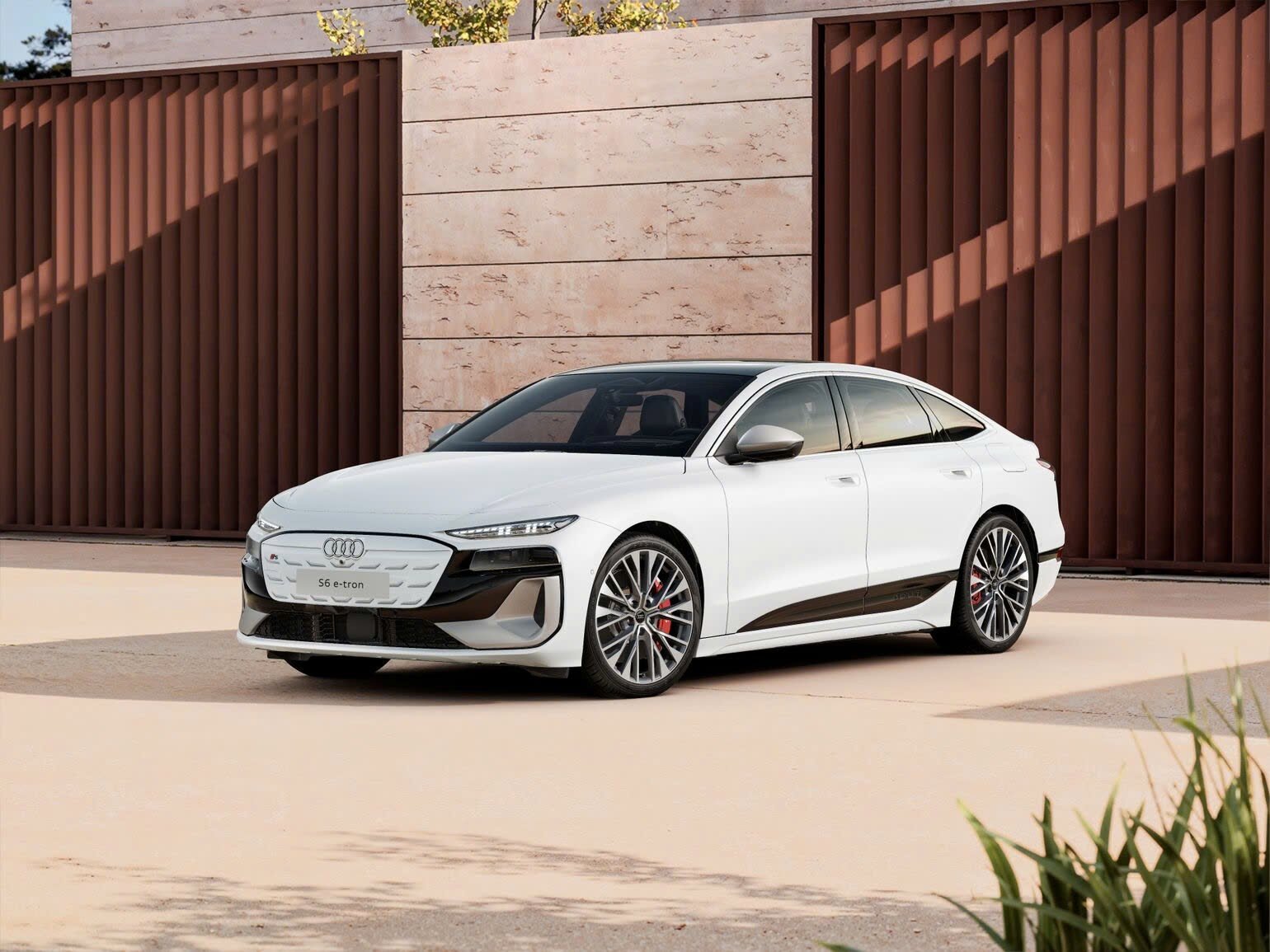 Audi S6 Sportback e-tron: Xe Điện Hiệu Suất Cao Đẳng Cấp Tại Việt Nam - Ảnh 5