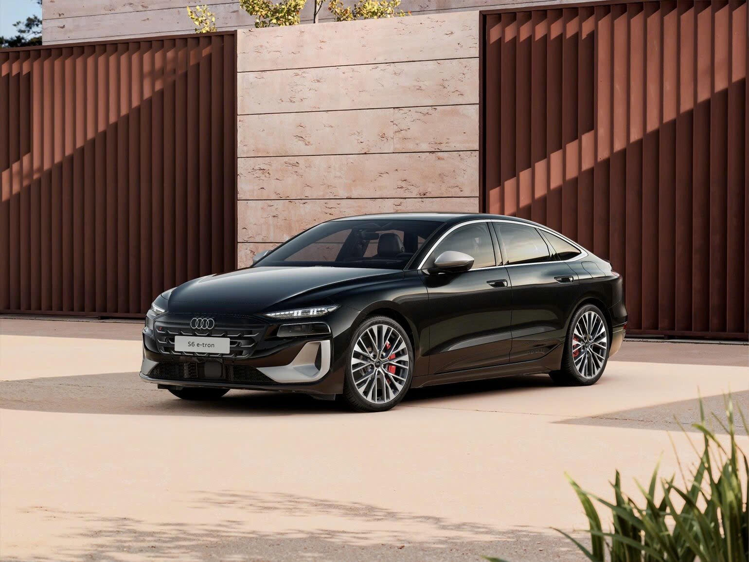 Audi S6 Sportback e-tron: Xe Điện Hiệu Suất Cao Đẳng Cấp Tại Việt Nam - Ảnh 3