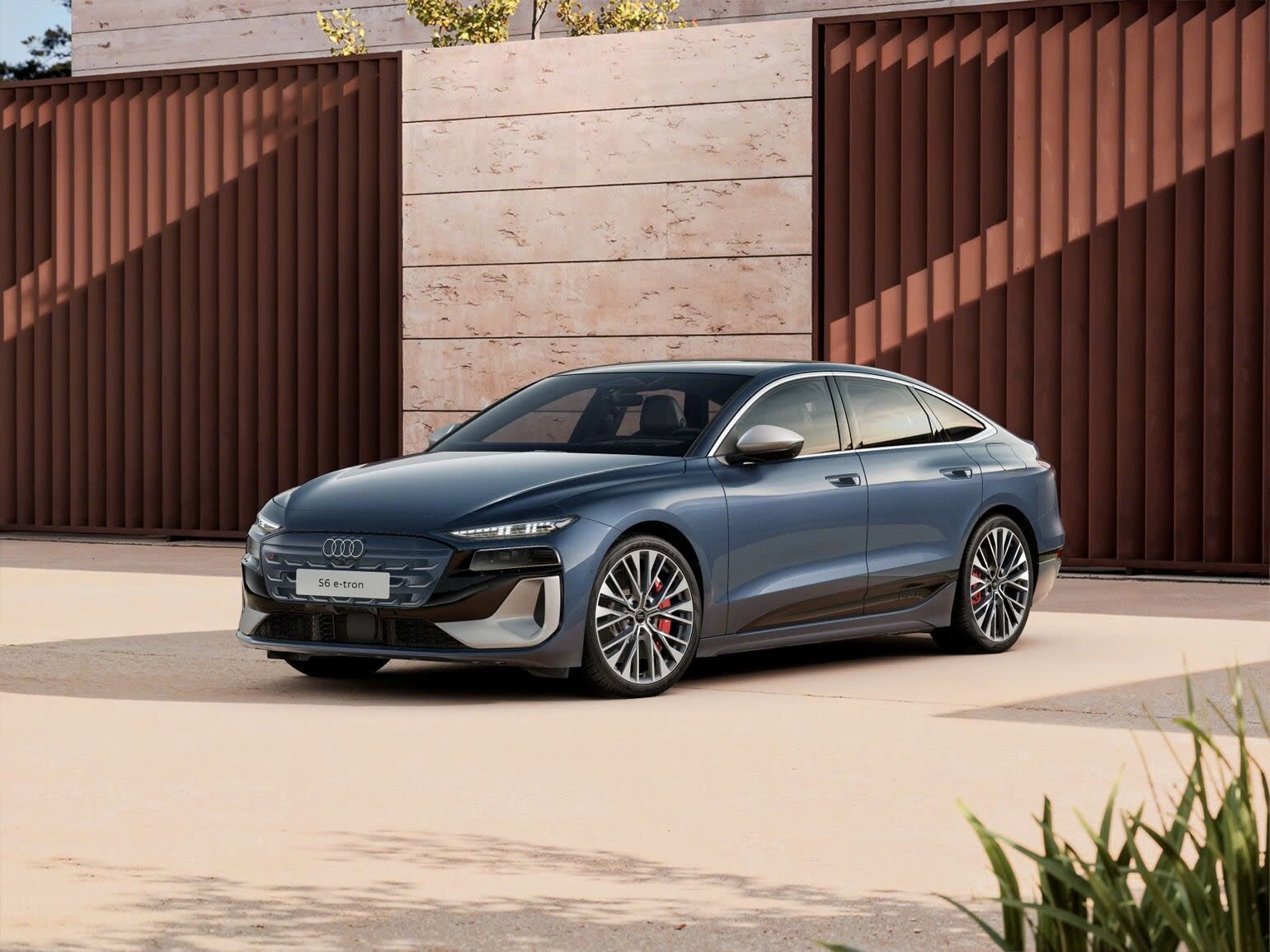 Audi S6 Sportback e-tron: Xe Điện Hiệu Suất Cao Đẳng Cấp Tại Việt Nam - Ảnh 2